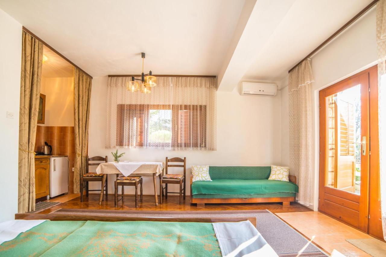 Apartments Antić 4255 Selce Zewnętrze zdjęcie
