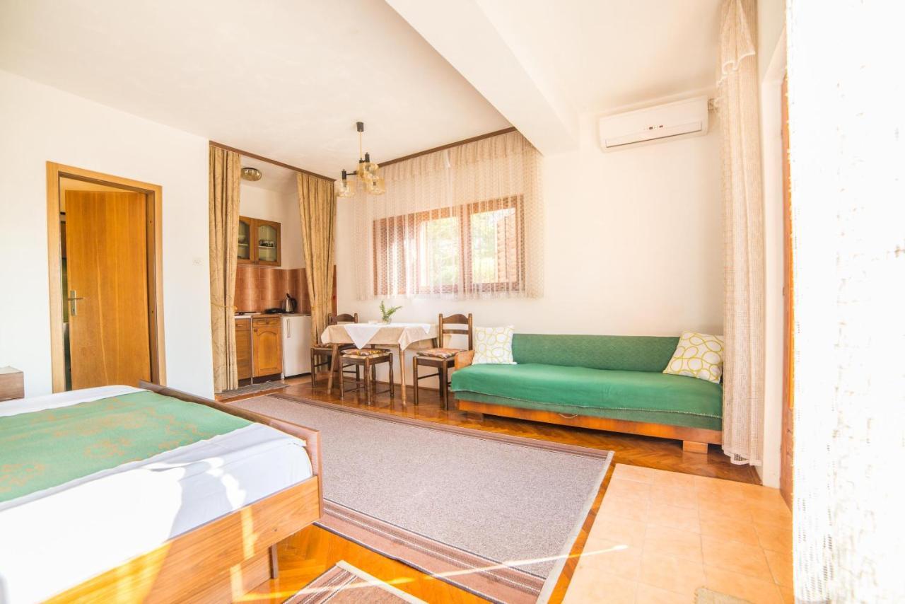 Apartments Antić 4255 Selce Zewnętrze zdjęcie