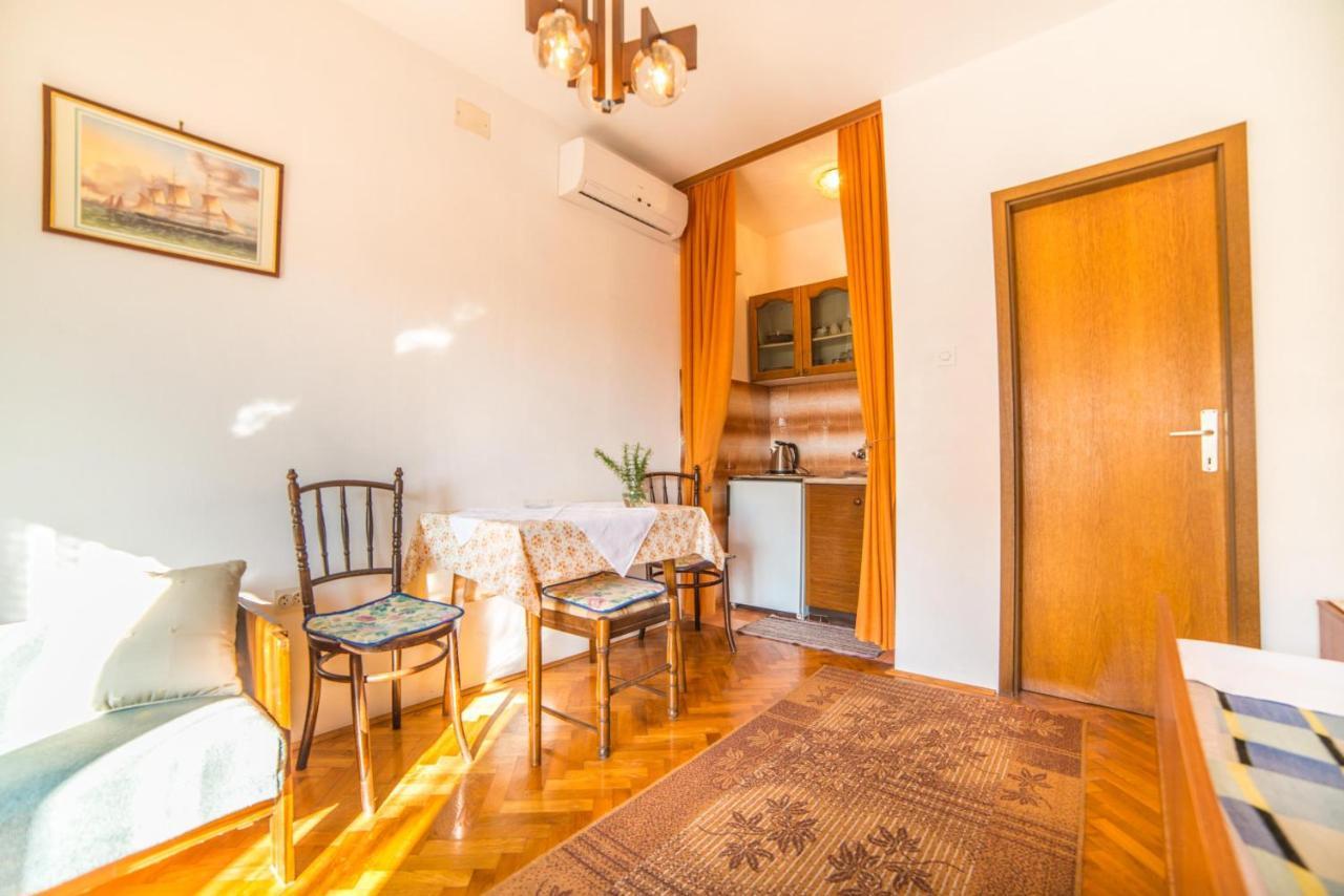 Apartments Antić 4255 Selce Zewnętrze zdjęcie